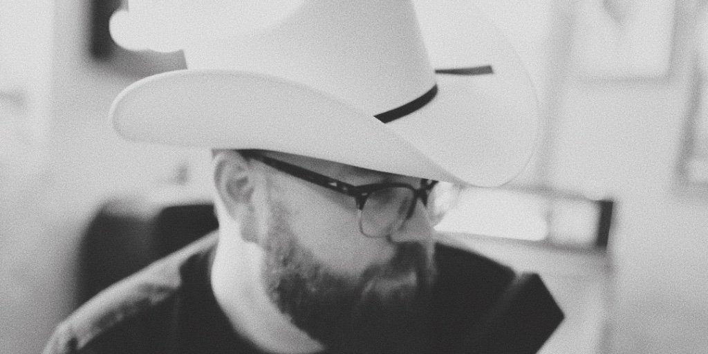 GimmeCountry's tweet photo. Calling all Grand Tourists! Josh is back with a new episode of ‘The Grand Tour’ tomorrow, Wednesday 11/6, at 10 am PT / Noon CT! Josh will be leading you on a tour of classic tunes from @RickySkaggs @randytravis @tanya_tucker and more! #GimmeOnTour #thisiscountry https://t.co/H3SOMOeKPN