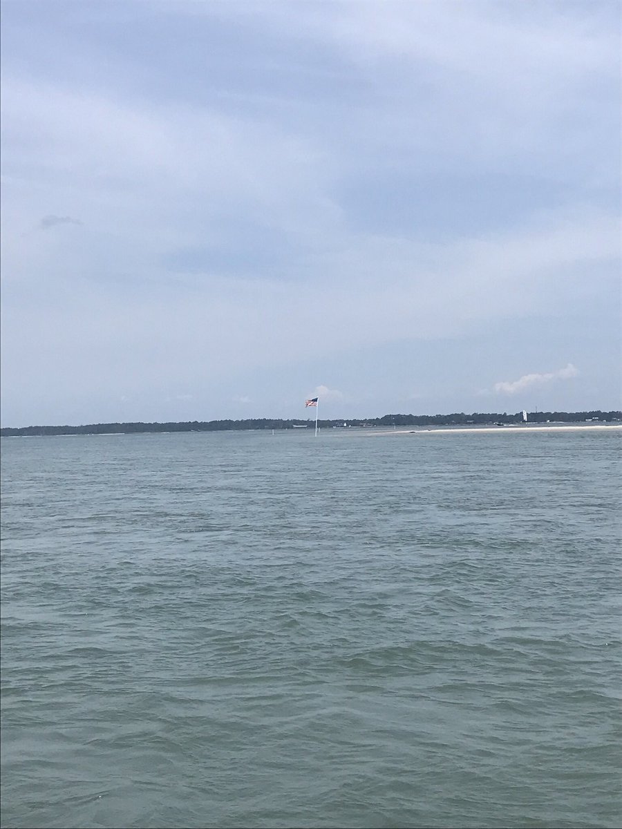 marykatsmith's tweet photo. @BraelinnStars Gratitude Day 3- find something that is my favorite color. Blue sky and blue water! #shinebright #alwaysaSTAR https://t.co/DDk4KUXyNz