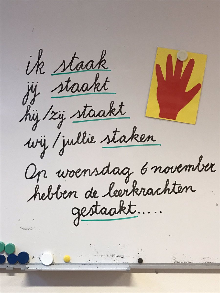 EljaVanIeperen's tweet photo. Hoe kan je op een actuele manier kinderen van groep 4 leren dat een doewoord/werkwoord kan veranderen van vorm:
#lerareninactie #onderwijsstaking #toprioriteit #lerarentekort #investeerinonderwijs #Respect https://t.co/XLdFzGaCoV