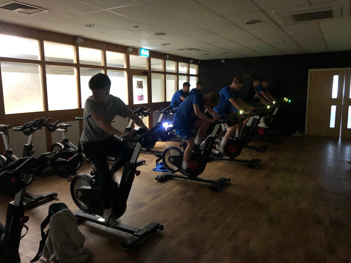 skilteksport's tweet photo. The @ESCHastings @eschfootball being put through their paces on Monday @FreedomLeisure Bexhill......massive thank you to PT Nikki who ‘beasted’ the #U19’s in her #Spin class! 

#Hastings #Bexhill #Eastbourne 

#ImprovingPlayers #WinnersDoMore #NoGraftNoGlory 💪🏻⚽️🚴🏻‍♂️🔥 https://t.co/0Z9AcKWQ3E