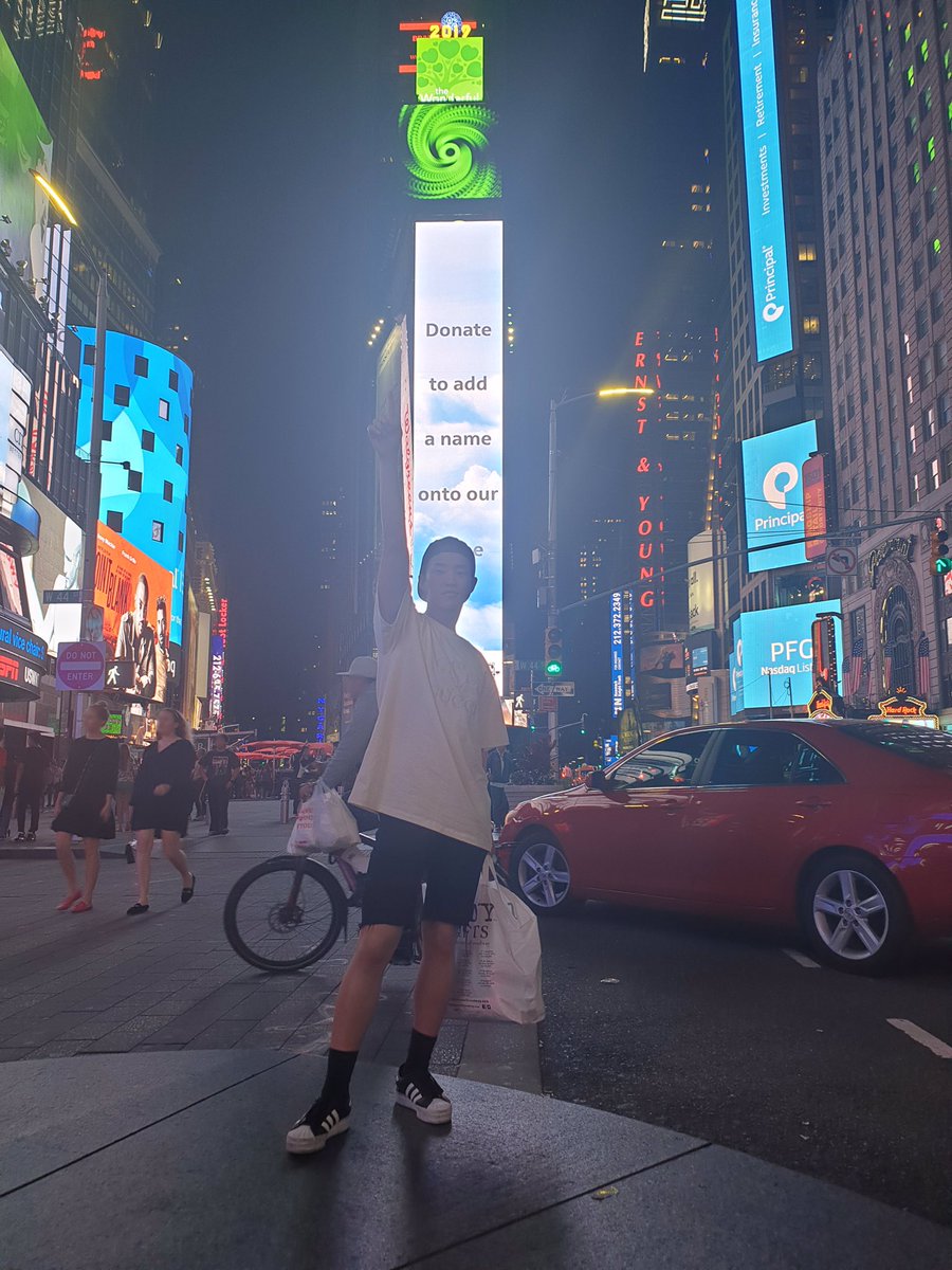 pledis_17's tweet photo. [17'S 호시] We Love NewYork💖💙 https://t.co/pR5JIxxEXG