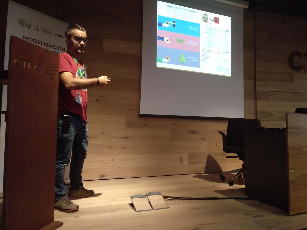 foraforestech's tweet photo. .@pacu_rodriguez presenta el #dendroflexometro 2.0: #App Android para la toma y procesado de datos procedentes de #inventario angular
#forestal
#forest #somosfora #soyforestal #reunionmodelosSECF https://t.co/T03M2Z7uqm