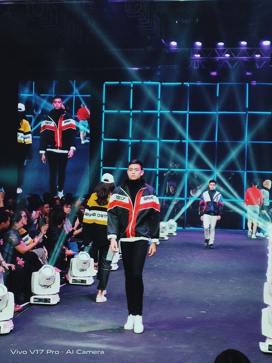 stylefestph's tweet photo. Here’s the first look at the #0917xBANG Collection at #StyleFestPH! 👀 Which items do you wanna cop from the collab? 😋 https://t.co/41vjzX98bw