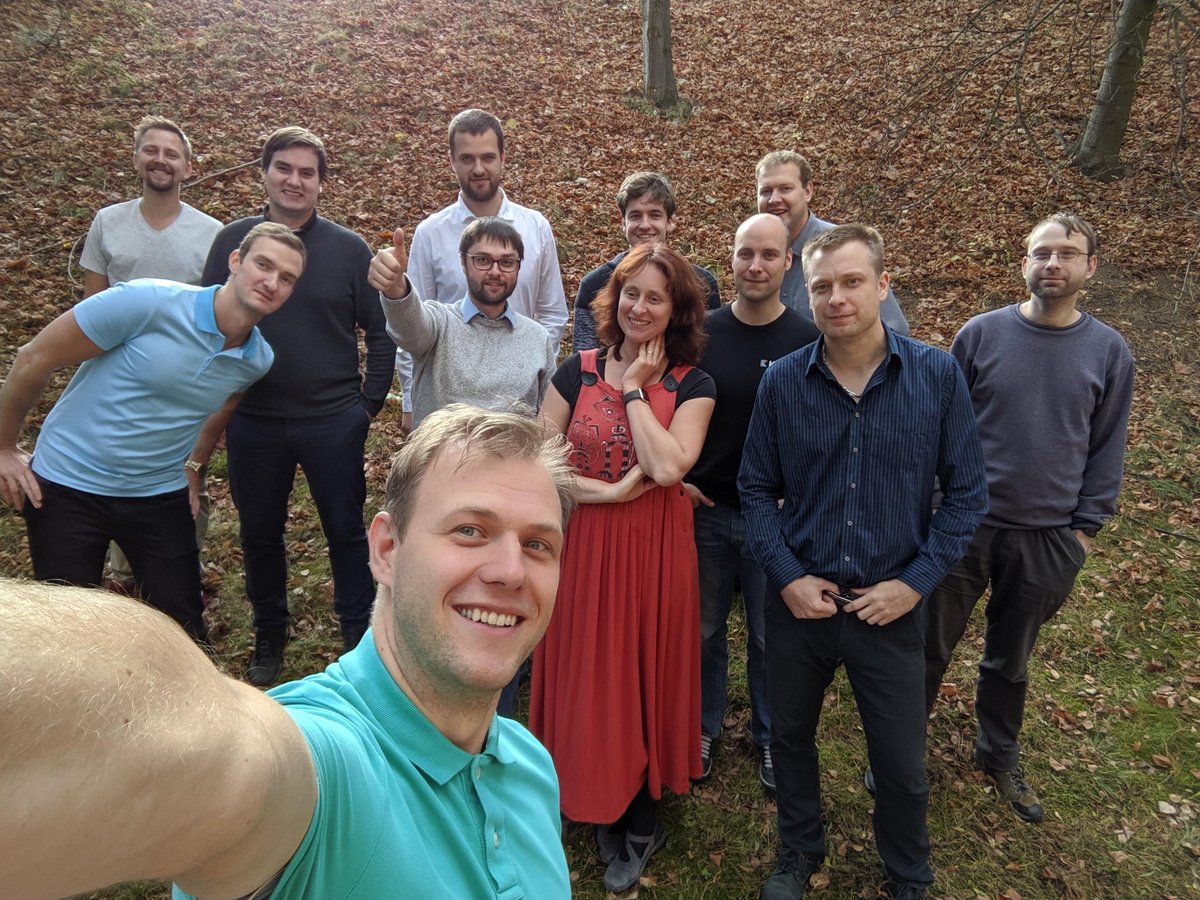 Commity.cz tweet media