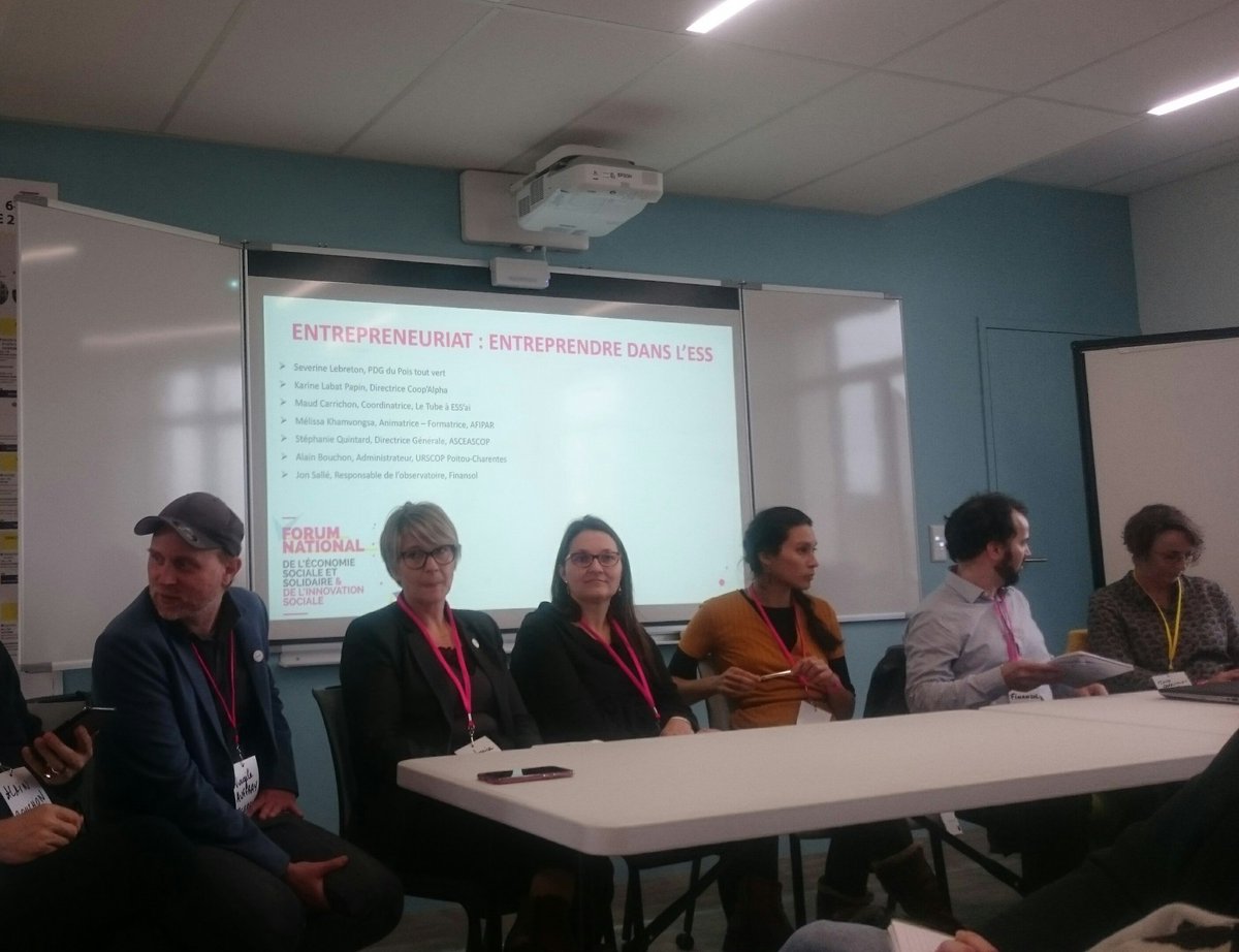 Début de la table ronde sur l'#Entrepreneuriat au #ForumESSIS à <a href="/NiortTech/">NiortTech</a>