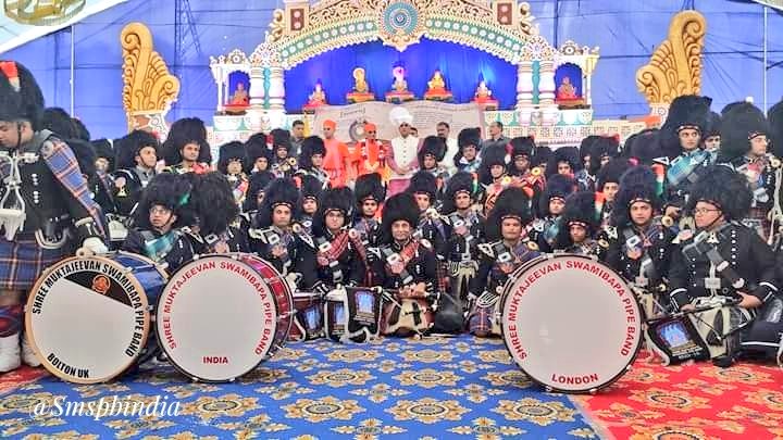 smspbIndia's tweet photo. #ShreeMuktajeevanSwamibapa #Pipeband salute Chief Minister of #Gujarat @vijayrupanibjp their visit to The Grand Celebrations of #Vachanamrut Dwishatabdi and #Jeevanpran Shree Abji #Bapashree Shatamrut #Mahotsav in the Village of #Vrushpur #Kutch #Bagpipes #Tartan #Indian https://t.co/UbG6cb4PQx