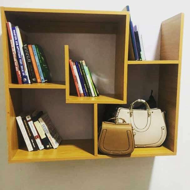 EssentroDesigns's tweet photo. Our client wanted something portable for her books. Gave her an option of a floating shelf which she obliged.
.
Guess what?
.
.
.
She loved itttttttttt
.
We are open for business as usual.. #essentro #shelf #floatingshelf #furniture #akalaboard #lekki #s… https://t.co/kKh8CBAVhs https://t.co/yc55uKGuw9