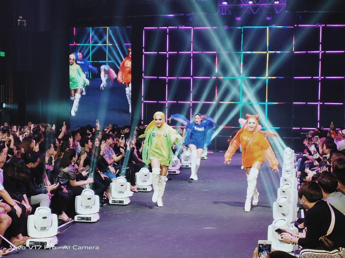 stylefestph's tweet photo. Bang Pineda celebrating his birthday here at #StyleFestPH with a 💥! 😍 Nothing but L O V E for these pieces! https://t.co/lZF8lMRYXx