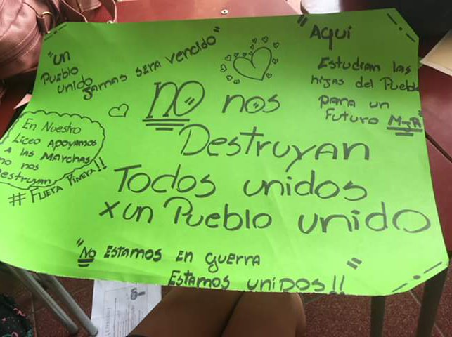 LiceoMBrunet's tweet photo. 🔵SEGUIMOS CON NUESTRAS JORNADAS DE REFLEXIÓN, Toda la comunidad educativa participó de una exposición sobre las causas de la crisis social, elaborada por profesores de historia, con grupos de trabajo para que las alumnas tenga una opinión informada sobre los sucesos del país https://t.co/34Psgc5B0y