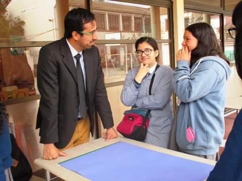 LiceoMBrunet's tweet photo. 🔵SEGUIMOS CON NUESTRAS JORNADAS DE REFLEXIÓN, Toda la comunidad educativa participó de una exposición sobre las causas de la crisis social, elaborada por profesores de historia, con grupos de trabajo para que las alumnas tenga una opinión informada sobre los sucesos del país https://t.co/34Psgc5B0y