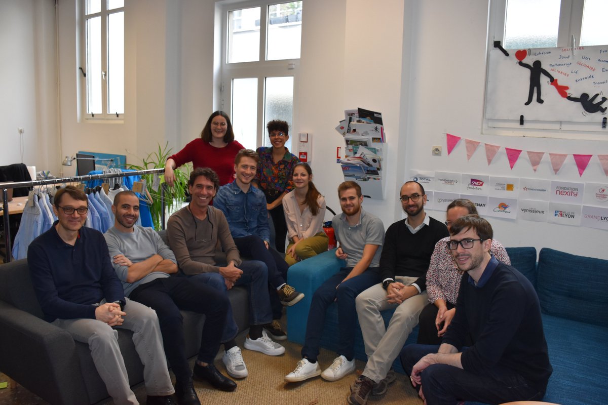 Un GRAND merci à l'équipe d'EDF qui ont été avec nous toute la journée de mardi ! 😁😀
Ils ont réalisés un grand tri ! Grâce à eux, on va pourvoir accueillir nos bénéficiaires dans de meilleures conditions ! Bravo à eux ! 👏💪👔
#Solidarité #Dons #Cravate #Insertion #Emplois