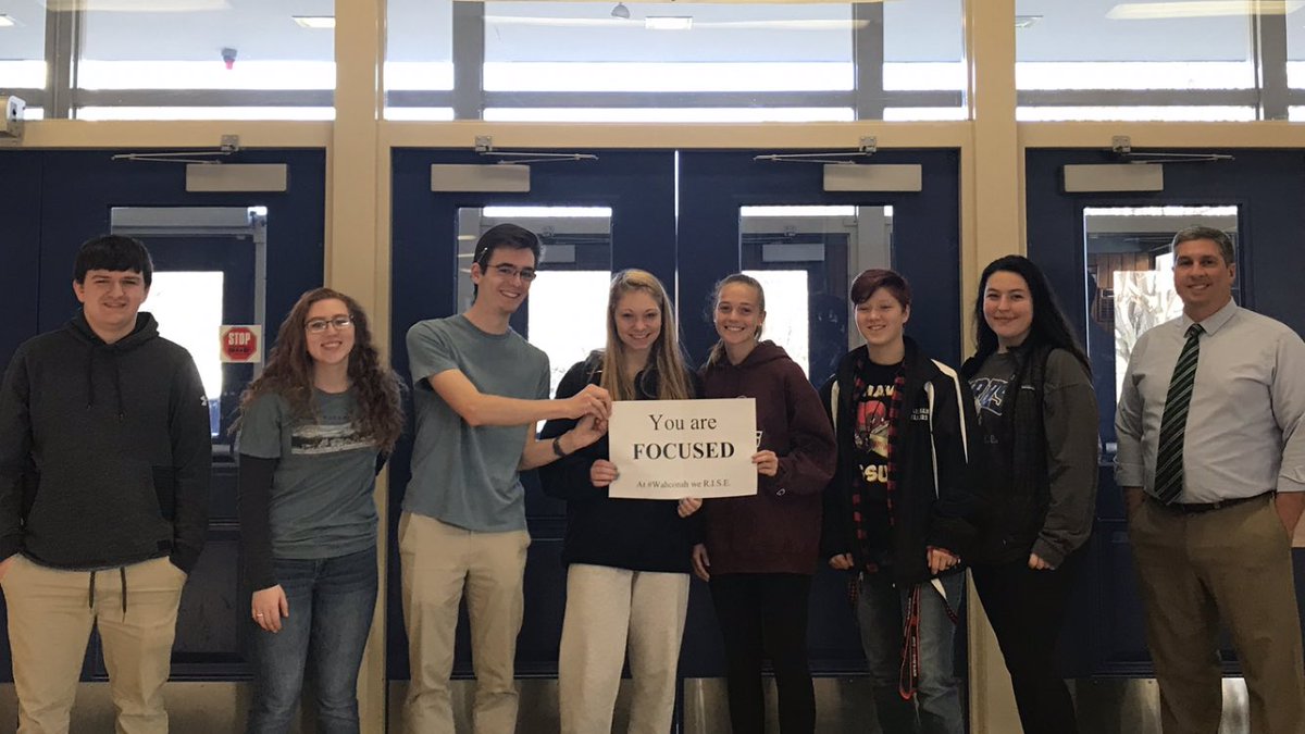 AaronRobb5's tweet photo. It’s Wednesday at #Wahconah and with the start of 2nd quarter upon us, we are celebrating students who are FOCUSED! We are lucky to have so many students who keep their eyes on the prize! #PositiveSigns @casehighprinc @MGeoghegan22 @wahconahrhs https://t.co/roKcHg3XvA