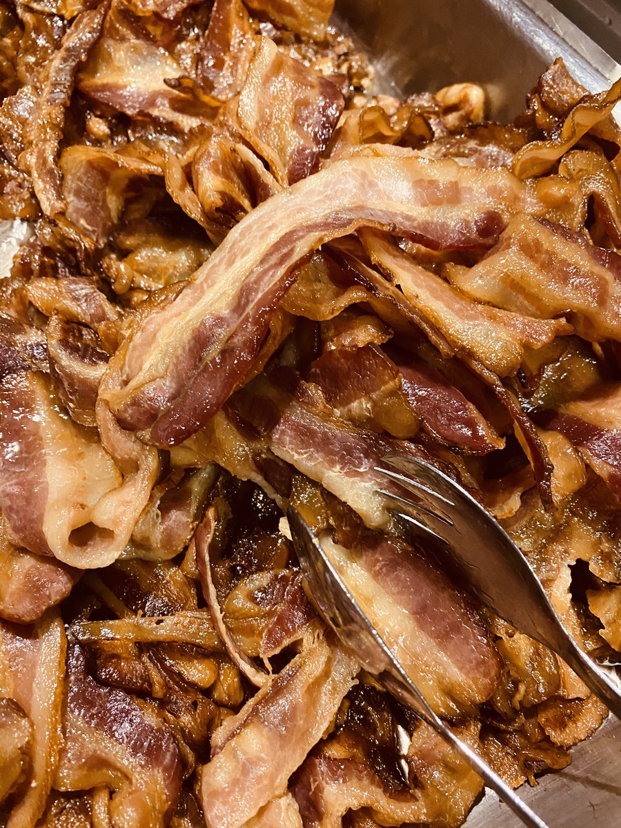 Toru Makabe アメリカの食事 特にカンファレンス飯について否定的な意見をよく耳にしますが それこのカリカリベーコン様 の前で言えるの