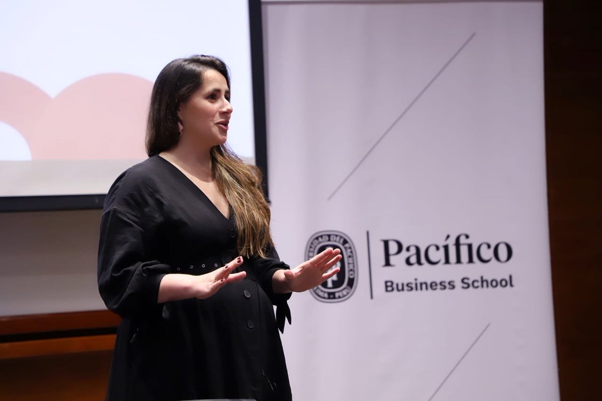 PacificoBS's tweet photo. "El germen del #OpenBanking es la necesidad de más competencia y más competitividad en el sector financiero", @ximealeman, Cofundadora y Chief Business Developer Officer de #PrometeoApiPlatform.🔴 #Envivo: https://t.co/G9DlK6nVtD

#OpenBanking #Banca #BancaAbierta https://t.co/Atk09cY0SP
