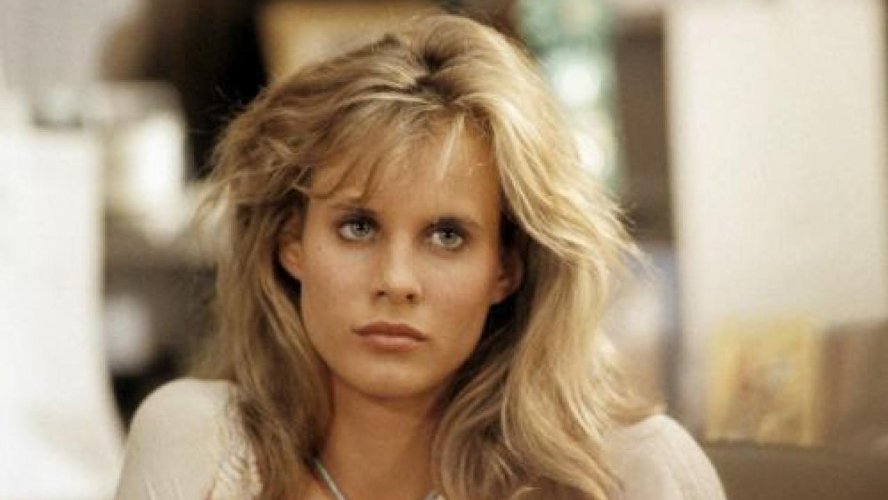 Happy birthday, Lori Singer! Kevin Bacon fell in love with her in \Footloose\! 