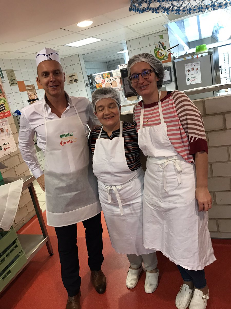 JacquetStephan4's tweet image. Les internes du collège du Torenberg-Heiligenstein s’engagent au profit du Secours Populaire dans le bredele challenge! Confectionner 10 kg de Brèdele qui seront rendus sur les marchés de Noël. @acstrasbourg #cd67 @climatscolaire