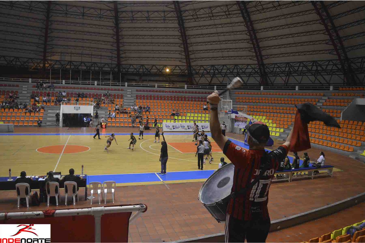 Indenorte_'s tweet photo. Con gran éxito sigue la participación de Norte de Santander en el torneo Nacional femenino Sub 15, copa “Rodrigo Perico Fuentes” que se realiza en la ciudad de Cúcuta y que se disputa en el coliseo Toto Hernández.🏀🏆 #NorteTierradeAtletas @DavidAlvaradoMu https://t.co/geGeQb8X6R