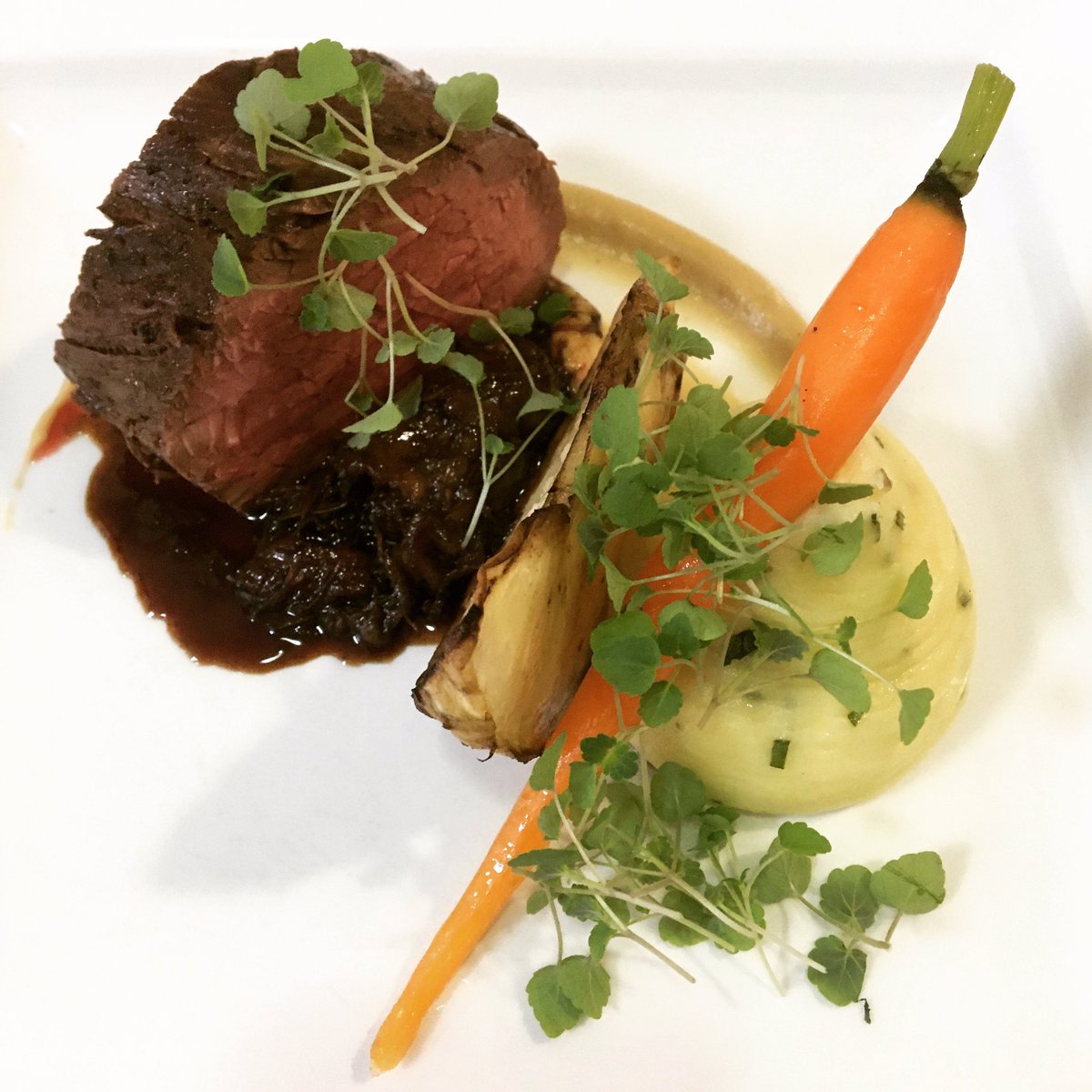 BradfieldFood's tweet photo. Charred 28 day beef fillet with parsnip &amp; Tonka bean purée, celeriac, tarragon mash and oxtail jus https://t.co/xGhfDpJ5Bz