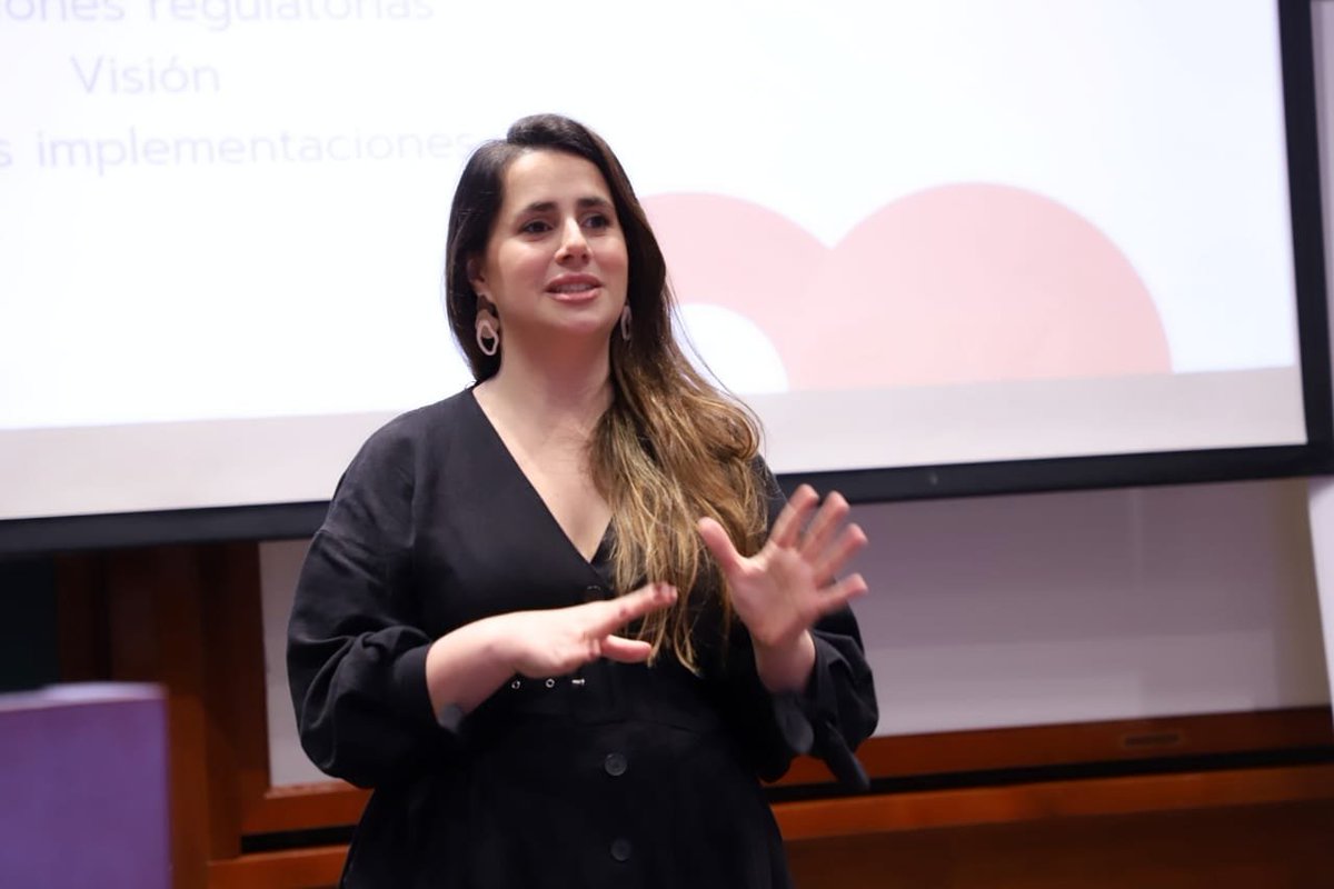 PacificoBS's tweet photo. "Hoy la misma sociedad exige que la forma en que las instituciones financieras brindan servicios se modifique", @ximealeman, Cofundadora y Chief Business Developer Officer de #PrometeoApiPlatform.🔴 #Envivo: https://t.co/G9DlK6nVtD

#OpenBanking #Banca #BancaAbierta https://t.co/S2mLGP3aHs