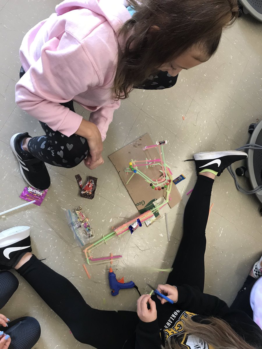 BMSMakers's tweet photo. Amazing straw coasters to end marking period 1! I’m going to miss these kids so much #makers @BrooklawnMS @J_cruzpthsd https://t.co/23WZ5EJ8Dp