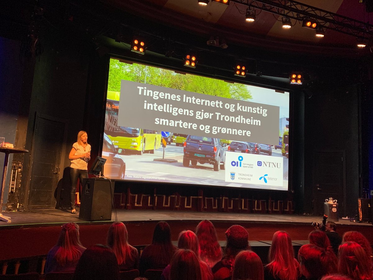 Astrid Undheim (@astridundheim) on Twitter photo Årets viktigste presentasjon - så gøy å snakke om teknologi og hva vi jobber med i <a href="/TelenorResearch/">Telenor Research</a> <a href="/NorwegianOpenAl/">Norwegian Open AI Lab</a> for 450 jenter fra videregående. Håper mange ble motivert til å søke teknologistudier! Årets viktigste presentasjon - så gøy å snakke om teknologi og hva vi jobber med i <a href="/TelenorResearch/">Telenor Research</a> <a href="/NorwegianOpenAl/">Norwegian Open AI Lab</a> for 450 jenter fra videregående. Håper mange ble motivert til å søke teknologistudier!