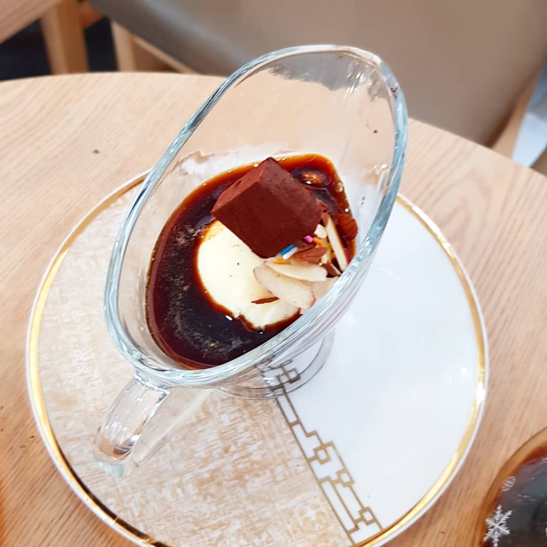 hjy20117's tweet photo. 타우커피
#tau커피 #동인천까페 #애관극장앞 
#아포카토시연 #바리스타 #바리스타교육기관 https://t.co/dJnmRojSf6
