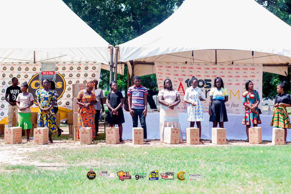 Class913fm's tweet photo. Pictures from the maiden edition of #FoundersProject. Class Media Group shared over 700 sewing machines and hair dryers https://t.co/uf4upBHMJf