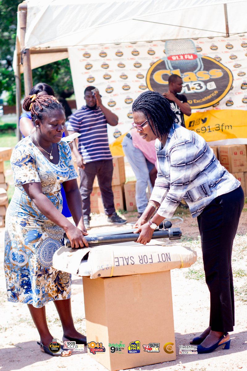 Class913fm's tweet photo. Pictures from the maiden edition of #FoundersProject. Class Media Group shared over 700 sewing machines and hair dryers https://t.co/uf4upBHMJf