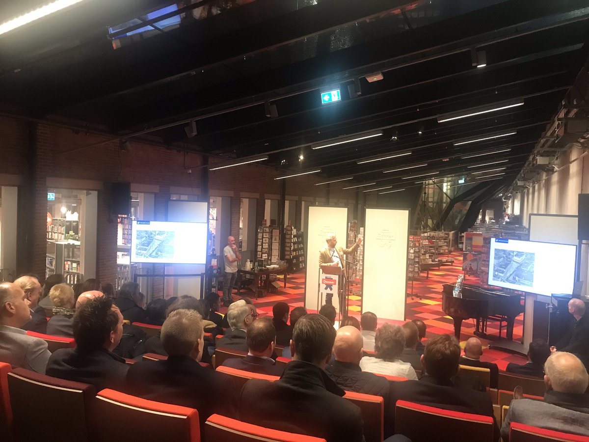 SSMRetailPltfrm's tweet photo. Toelichting mbt het “Forum Project” door Multi Development en het oude Donner pand aan de Lijnbaan van Redevco (Robert Bakker). #ssmretailplatform #shopview #rotterdam https://t.co/BWSxIEa4xe
