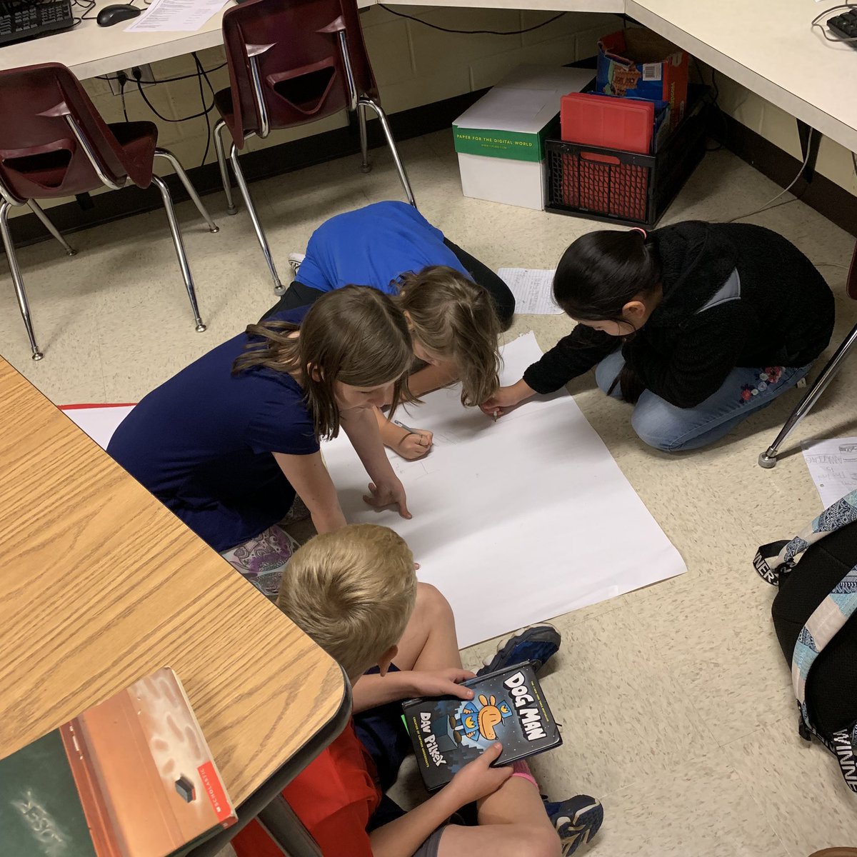 LessonsWithMsC's tweet photo. 2nd Block doing ALL the things! #technology #reading #writingascript #designingabillboard https://t.co/if6R35FpQ2