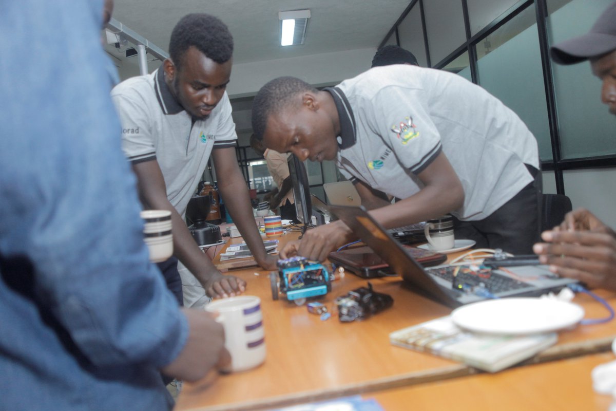#Makerere students showcase wireless sensor technology <a href="/wimeaict/">WIMEA-ICT</a> lab wimea-ict.net #Uganda