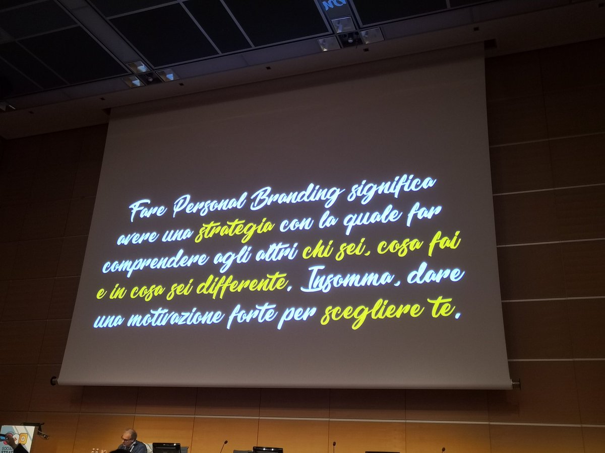 Questa è la definizione di personal branding di @mazzualex. Interessante il suo intervento su #LinkedIn al <a href="/TheSMStrategies/">TheSMStrategies</a>.
#IUSVESocialTeam #SMStrategies
