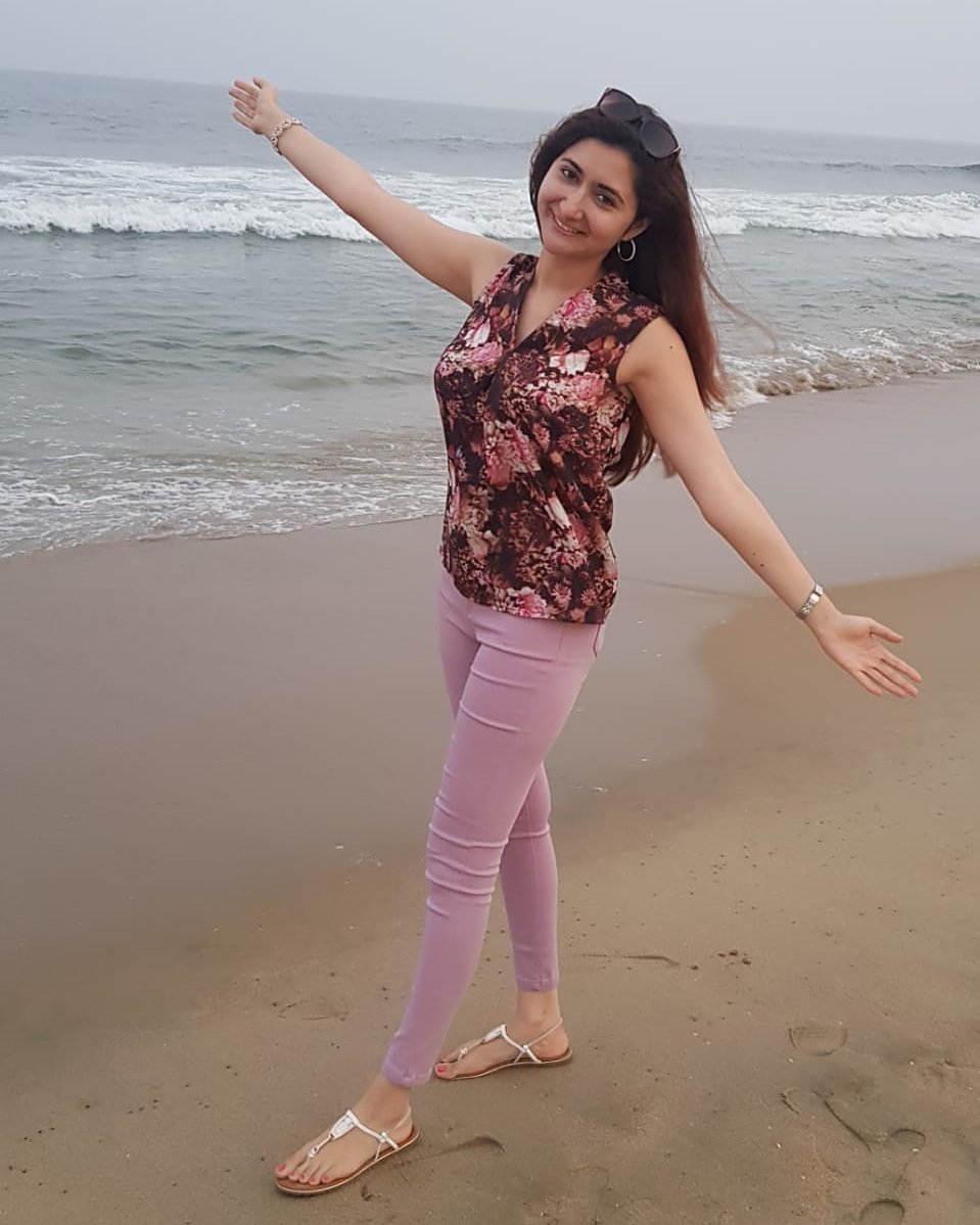 harrshadapaatil's tweet photo. High tides and good vibes 💕
#enjoyment #fun #love #photography #beach #memories #crazy #happiness #life #bestsnaps #southactress #actressharshadha #harshadapatil https://t.co/UucZOjP9am