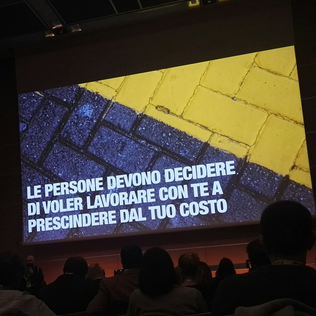 "È il tempo delle persone PER le aziende, è il tempo delle persone NELLE aziende" 

<a href="/IUS_VE/">IUSVE - Istituto Universitario Salesiano Venezia</a> #IUSVESocialTeam
#SMStrategies
@EricaGicati <a href="/elena_bettoni/">Elena Bettoni</a> <a href="/ElenaDeVenezia/">Elena De Venezia</a> <a href="/GreBaltieri/">Greta Baltieri</a> <a href="/M__Marchesini/">Martina Marchesini</a> <a href="/Emma_Secondini/">Emma Secondini</a>