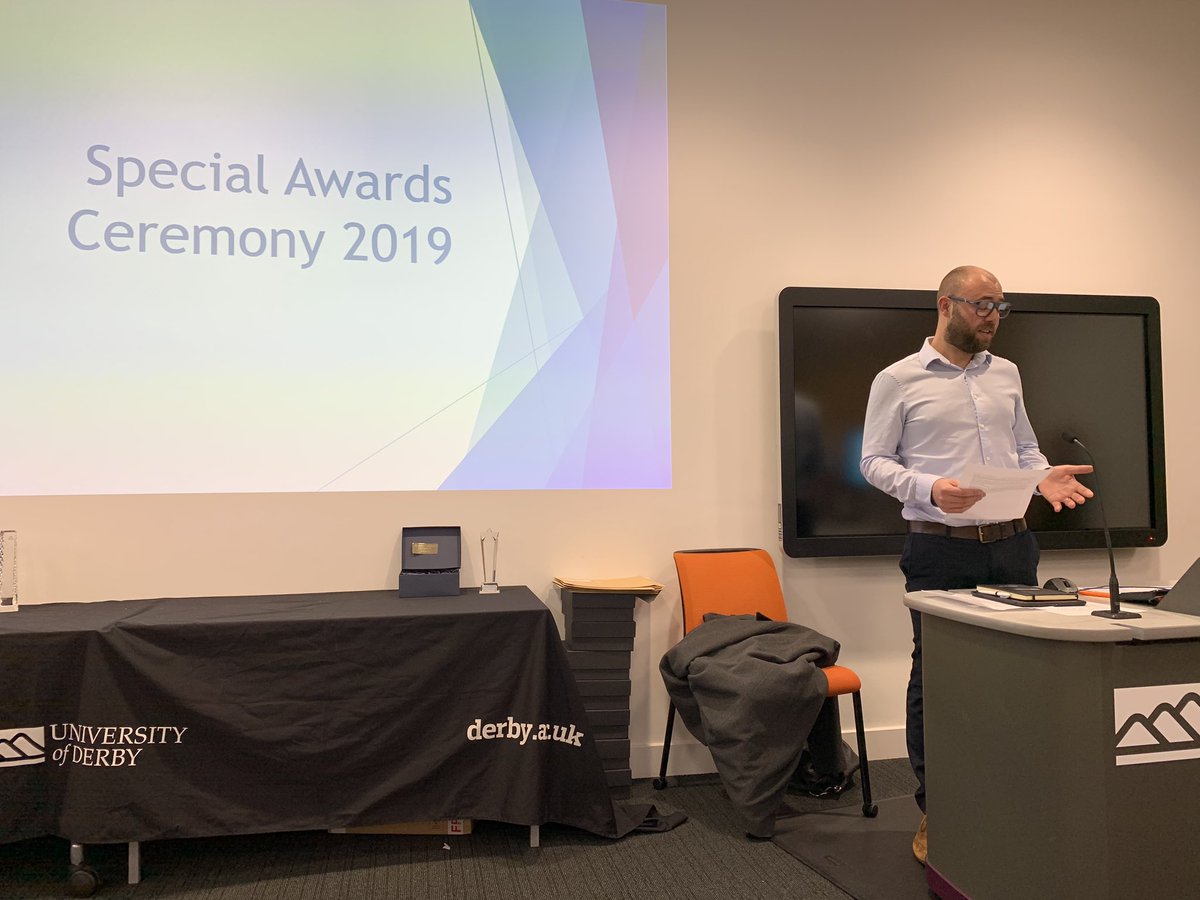 SBrennan_Collis's tweet photo. A fantastic address of thanks from Stephen 🙏 - and a great opportunity for selfies #NSAC19 @st_helenas_uni @UniDerbyNursing @DerbyUni https://t.co/T72tnPb2ls