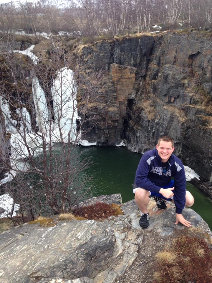 Also_AScientist's tweet image. "I have never met another #scientist that thinks like me, so I know I have something unique to offer.” Meet Dr. Gareth (Gary) Trubl, (@gtrubl) a postdoc scientist @Livermore_Lab interested in how #viruses influence biogeochemistry in soils. #FirstGenInSTEM ow.ly/7tWx50x3wRf