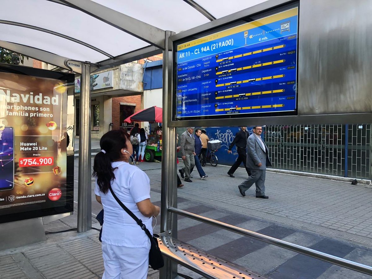 Bogotá es pionera en Colombia en el uso de pantallas digitales para el despliegue de información en tiempo en el transporte. El modelo ha sido probado con éxito en Seúl y otras ciudades asiáticas. Desde hoy prueba piloto en nuestra ciudad.