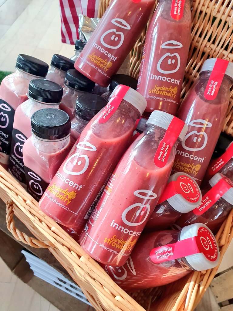 ImMedCafe's tweet photo. We still have some smoothies to give away as part of #IMWell week. Thank you to Charlie from @innocent for popping in! 👌
....
#Healthy #Health #welovethisbusiness #LondonStorey @EdWalker18 @kellycuschieri @BaxterStorey https://t.co/X0VazIfHaz