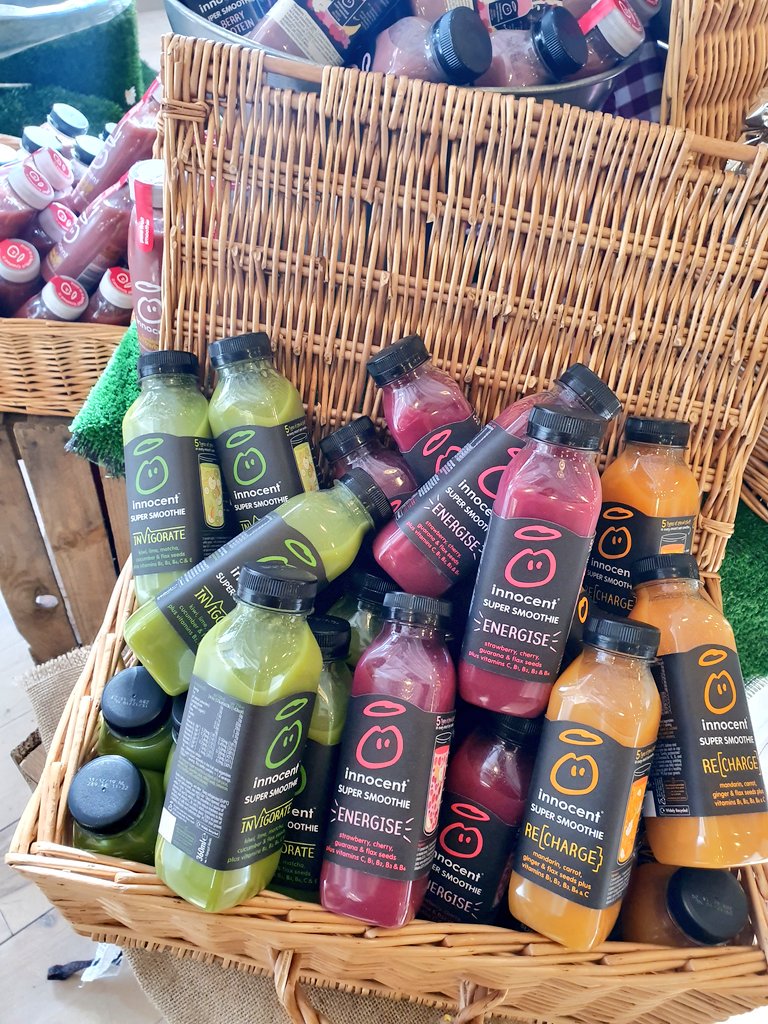 ImMedCafe's tweet photo. We still have some smoothies to give away as part of #IMWell week. Thank you to Charlie from @innocent for popping in! 👌
....
#Healthy #Health #welovethisbusiness #LondonStorey @EdWalker18 @kellycuschieri @BaxterStorey https://t.co/X0VazIfHaz