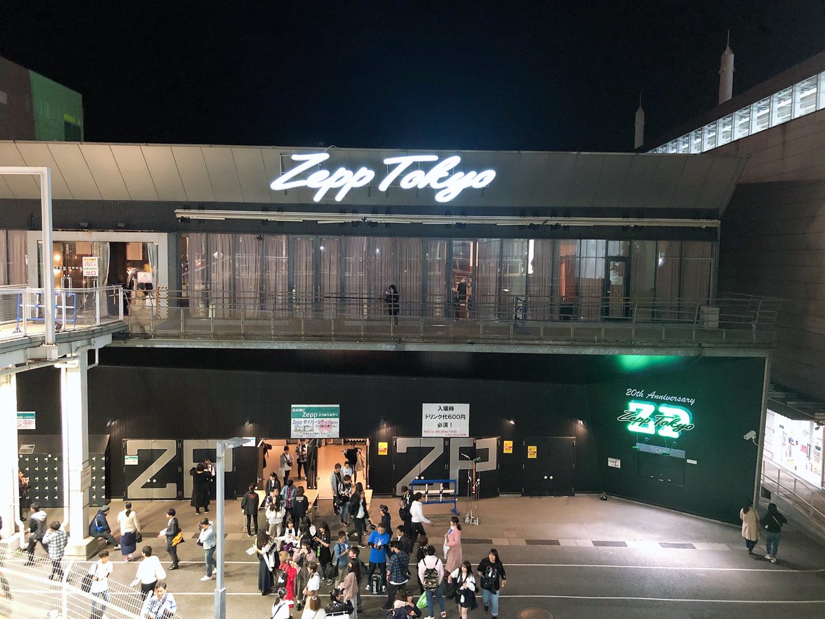 SYOKU2020's tweet photo. めっちゃ良かった😁😁
舞台に上がって歌ってる方々すごいサイコーだった！！
また頑張れる気��する😇😇😇
#山本彩
#山本彩FCイベント https://t.co/Z7CoHUfklm