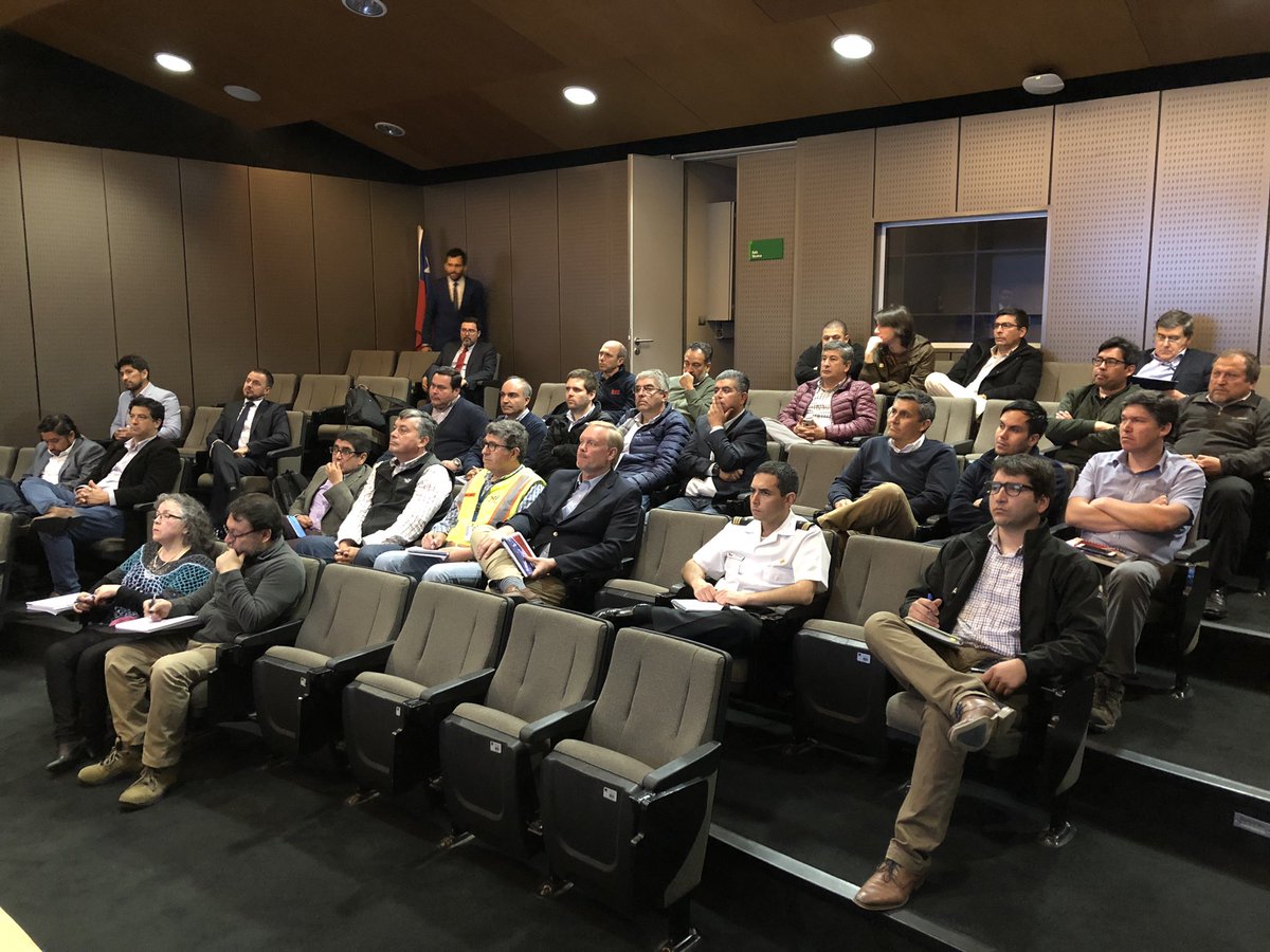ColsaSAI's tweet photo. Javier Gallardo, Director General de Portic, exponiendo sobre PCS de Puerto Barcelona en nuestro Comité de Logística, experiencias que Colsa recoge para avanzar en PCS de @puertosantonio @Pilalarra @PuertoSTI @DP_World https://t.co/jTUITORnmK