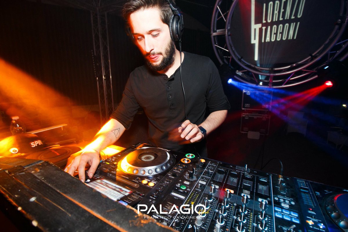 tacconimusic's tweet photo. Focus on 💡 
•
•
•
#amazing #dj #edm #happy #smile #mylife #lorenzotacconidj #deejay #tomorrowland #love #djlife #ultra #summer2019 #ade #instadaily #tacconimusic #djset #friends #music #fun #summer #instalike #bestoftheday #smile #beautifoul #newpic #palagioclub #work https://t.co/eVEBtkO6br