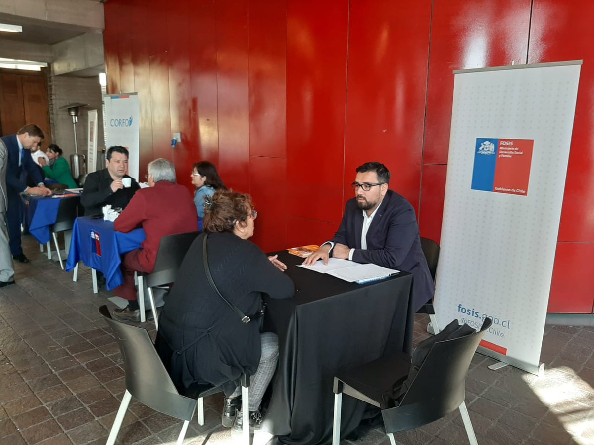 FOSIS_Valpo's tweet photo. FOSIS participa de "Arriba Mipyme" que se realiza en DUOC Valparaíso. La actividad busca orientar a emprendedores afectados por acontecimientos ocurridos en la zona, mediante asistencia técnica de servicios como @corfovalparaiso @SeremiEconomiaV @sercotec_valpo @SII_Chile https://t.co/tkyIJqnaYe