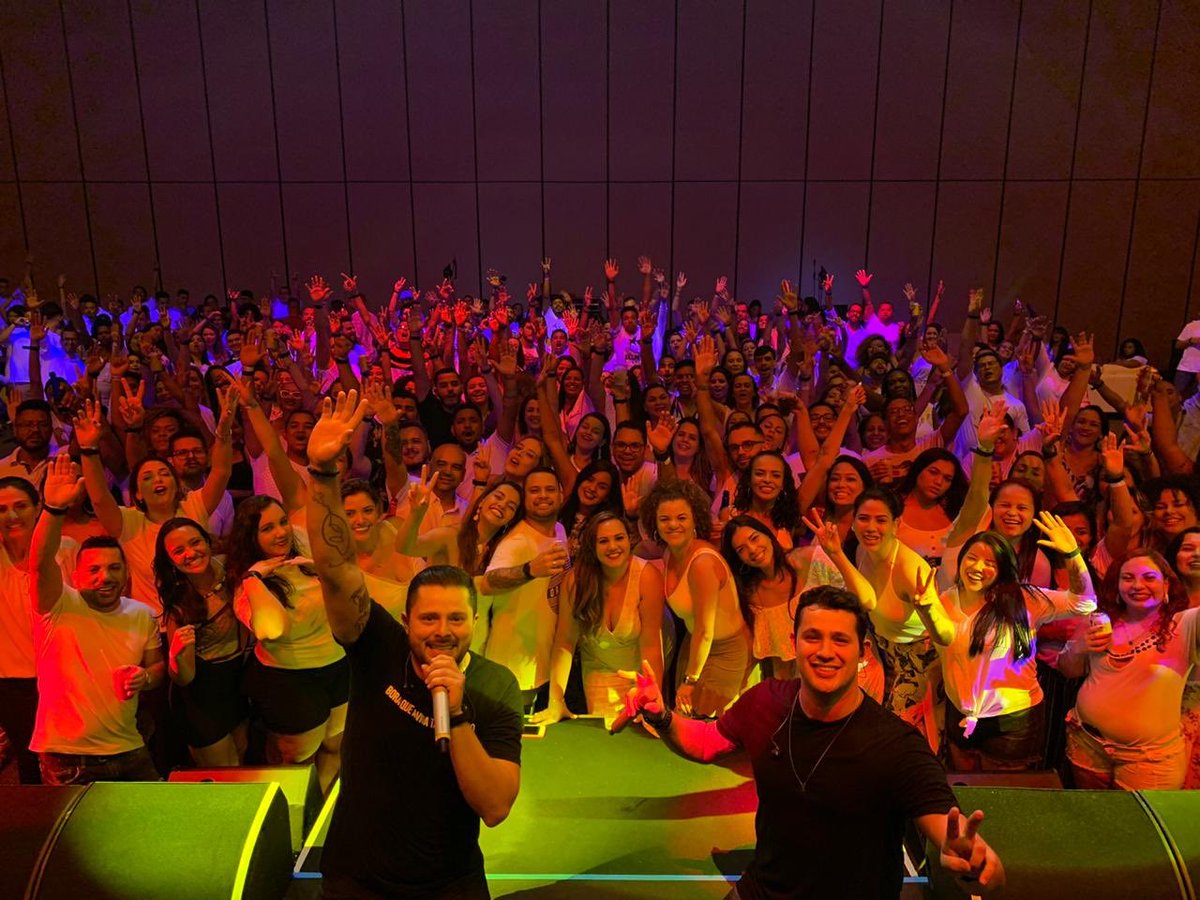 otavioeraphael's tweet photo. O primeiro da semana foi em Atibaia - SP. Galera fenomenal da Kroton Educacional. Valeu DEMAIS! https://t.co/ZiksogOOzG