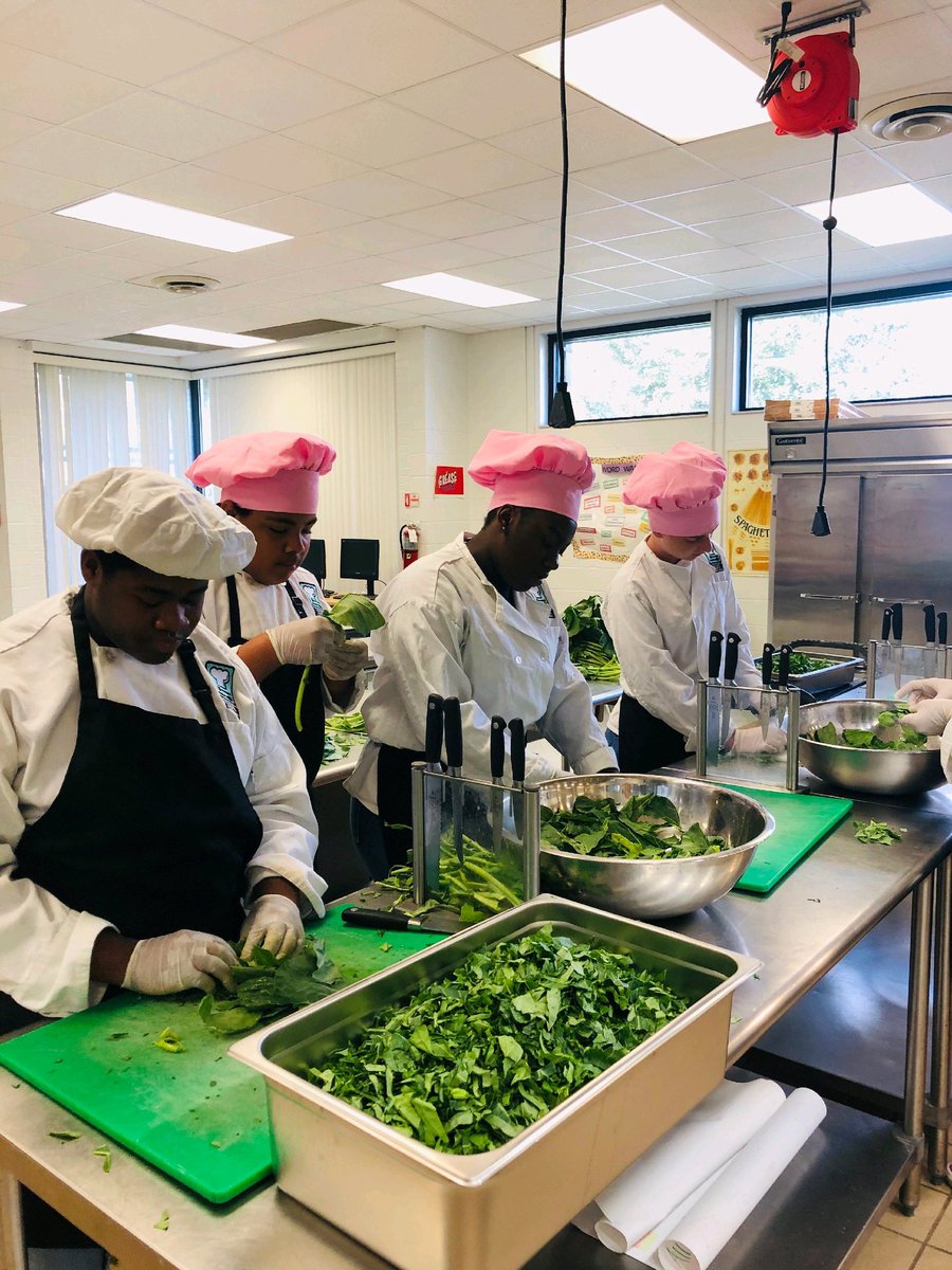 SjthsC's tweet photo. It's been a busy month for the Academy of Culinary Arts! Catering community and school events...retirement farewell luncheon, Silent Auction Open House, and dinner for PMHS football team. @ctesjcsd https://t.co/0MNNUitEz5