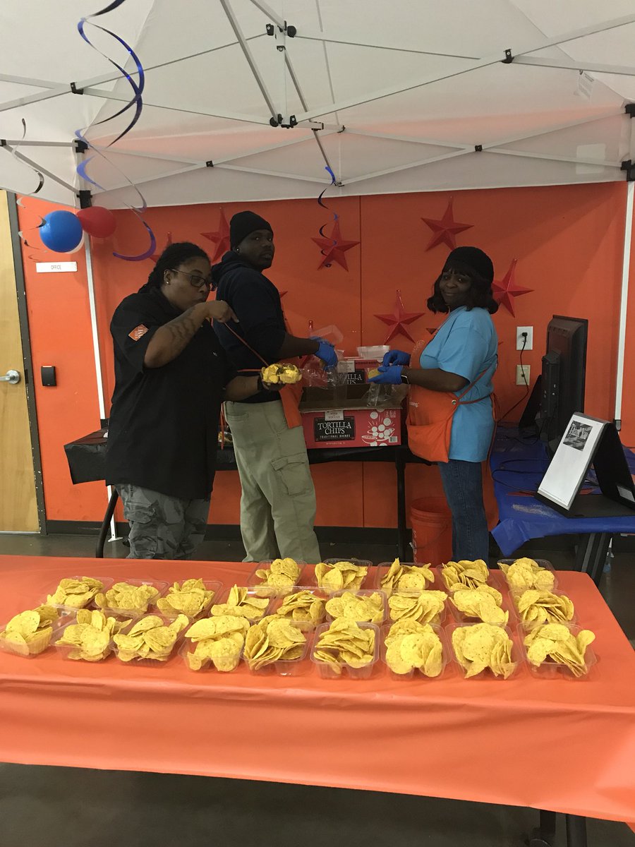 The Fun club members getting ready for National #NachosDay......😀😀