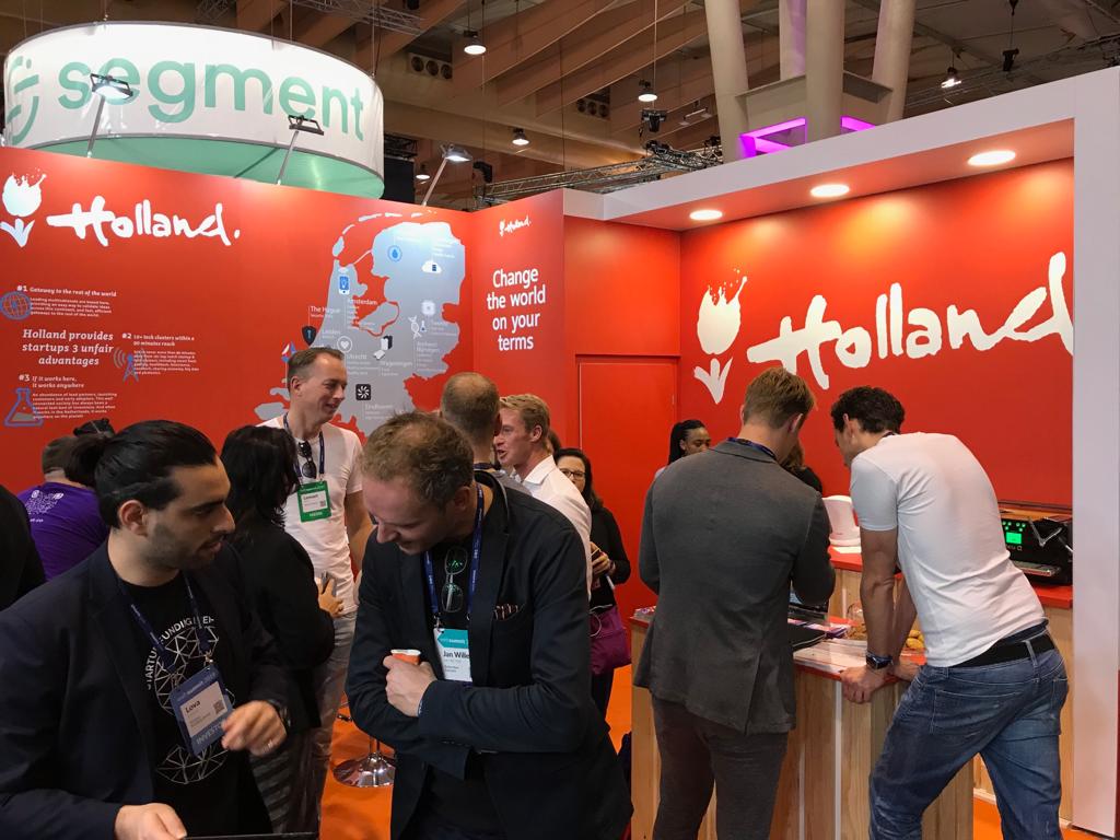 NLembassyPT's tweet photo. It is busy at the #hollandcorner. Join the #dutchspirit at pav.2 booth E240. https://t.co/m8wC4X5nM2