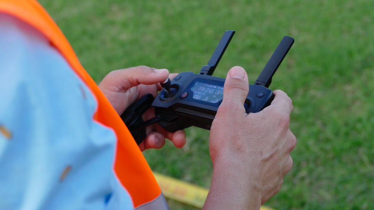 angelbu23894911's tweet photo. UAS Workshop Cuba 2019 /Taller de Sistemas de Aeronaves No Tripuladas Cuba 2019. Iniciamos con el pie derecho !
#wfpdrones #Belgium https://t.co/aoJPPlG6qS