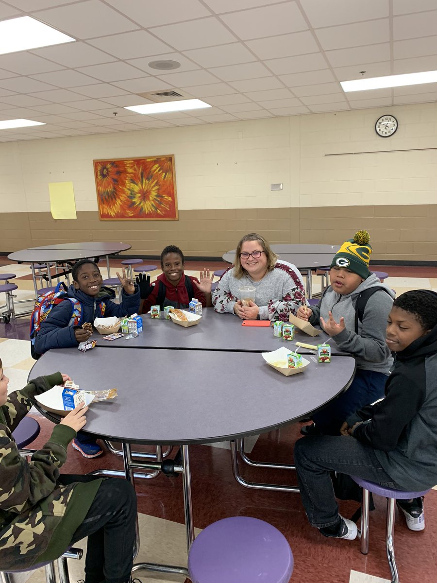 MrsBiesiada's tweet photo. Enjoying a little breakfast club with some super awesome #Amandamustangs @mshansontweets https://t.co/XTJdHHF5lY