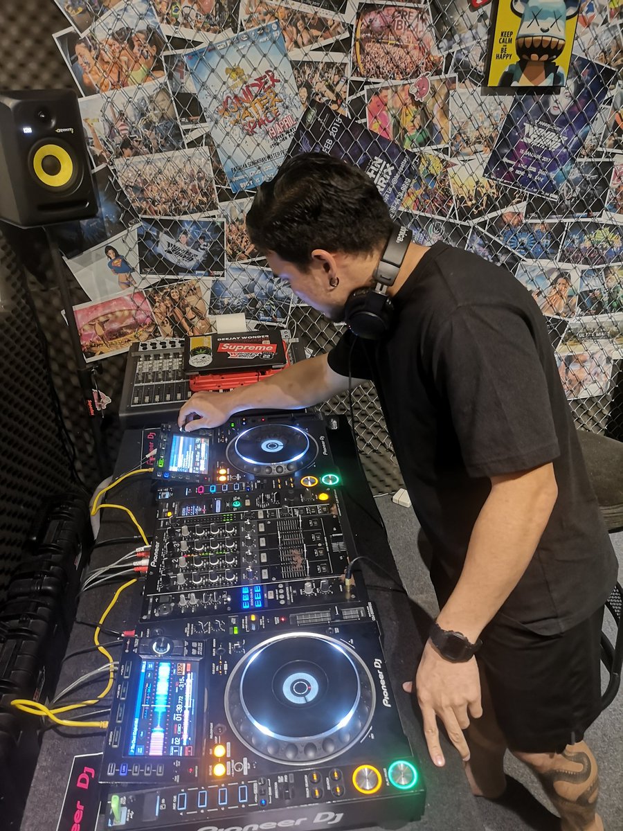 wonder_th's tweet photo. First time on club dj
by me #DjWonder
#WonderSoundThailand
#WonderSoundPattayaDjSchool​🌴 https://t.co/rfEIWjbTp0